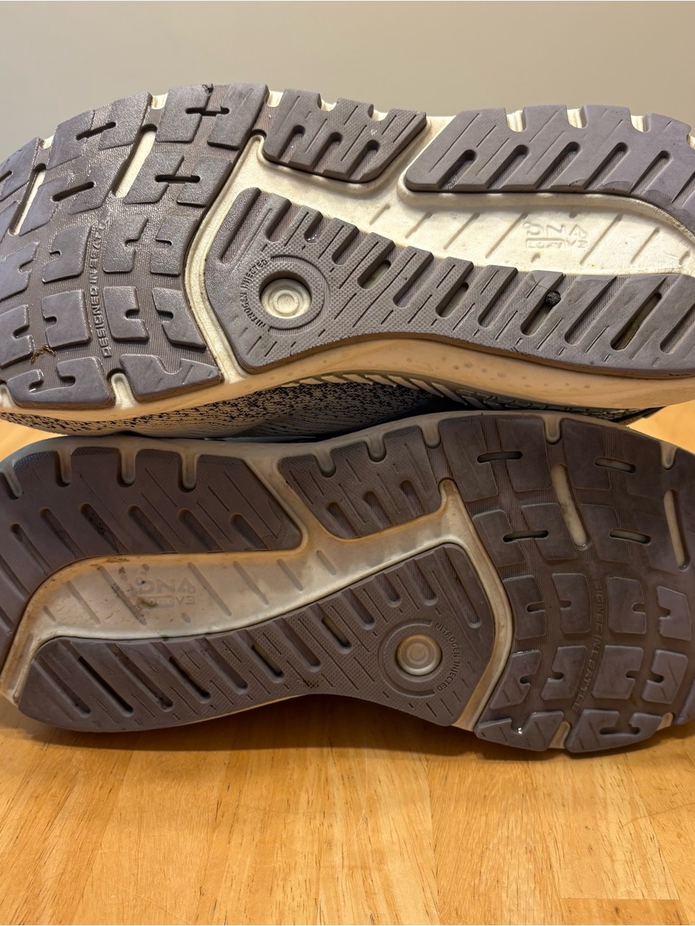 Brooks Ariel 24 GTS Women's Running Shoes Size 9 - Picture 5 of 10